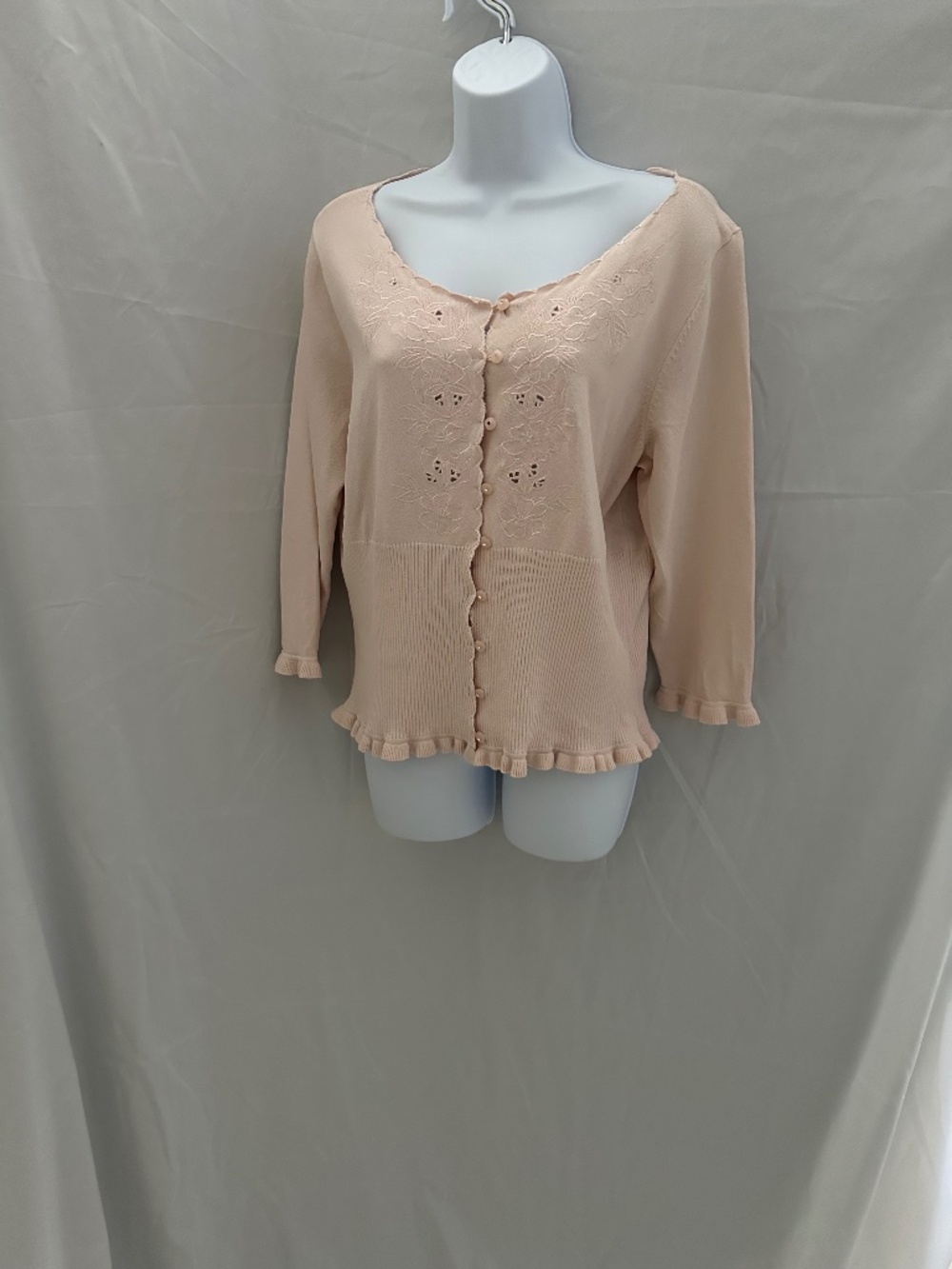 Vintage Emma James pale pink floral embossed top/ cardigan! Size L